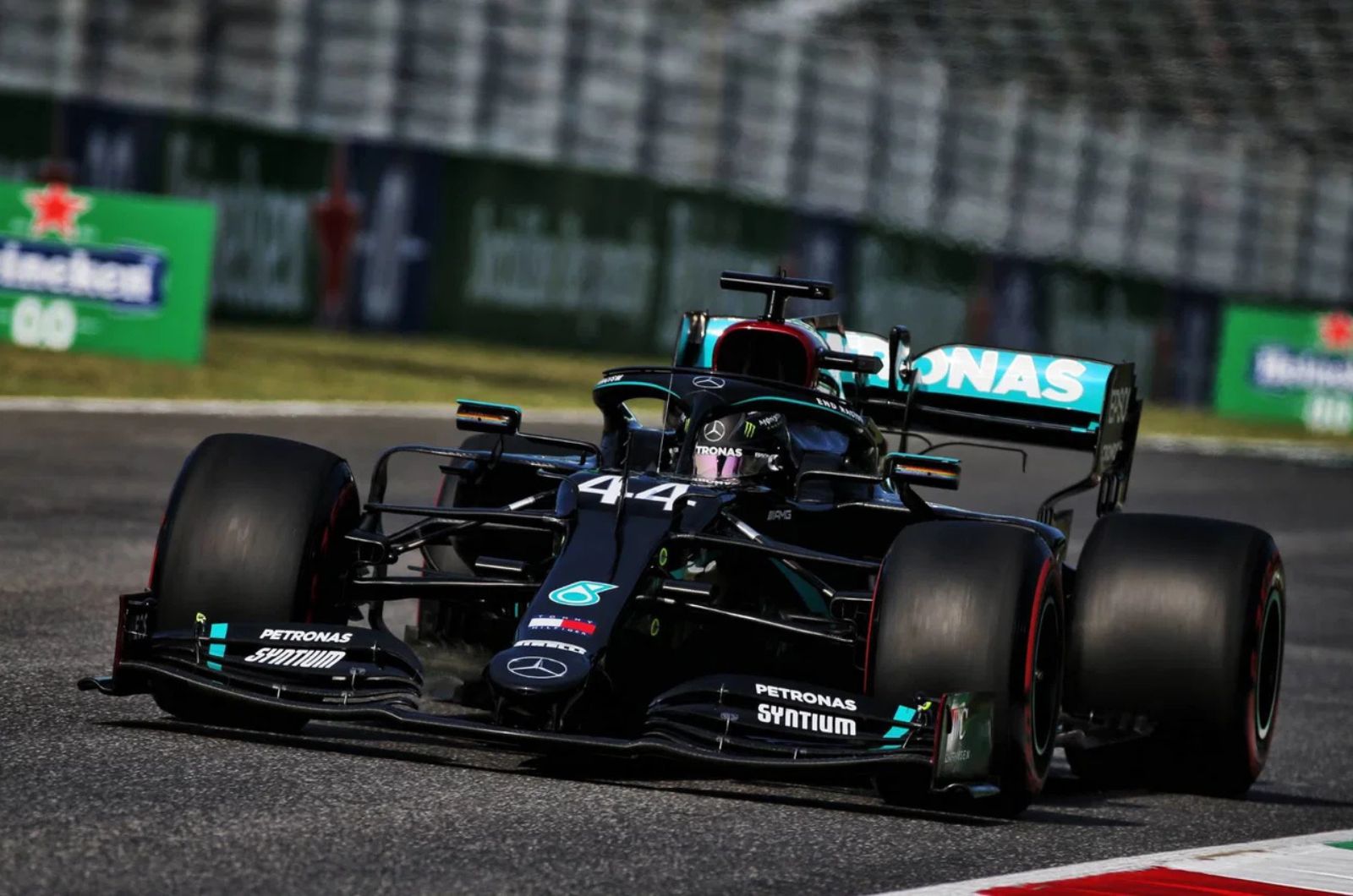 Mercedes-AMG F1 W11 